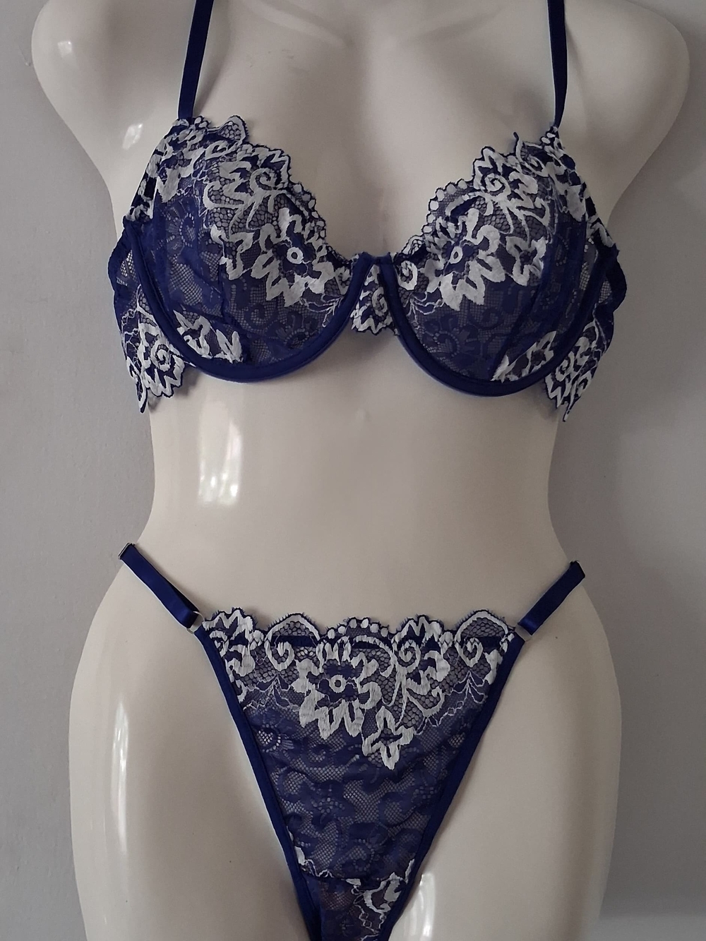 & Other Stories Navy and White Lace Underwire Bra & Thong Set